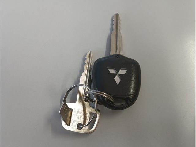 MITSUBISHI PAJERO MINI 4WD 2012 Image 31