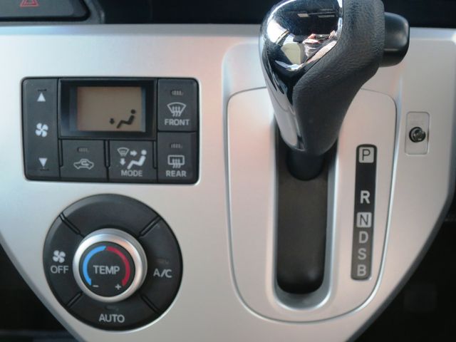 DAIHATSU WAKE 4WD 2015 Image 31