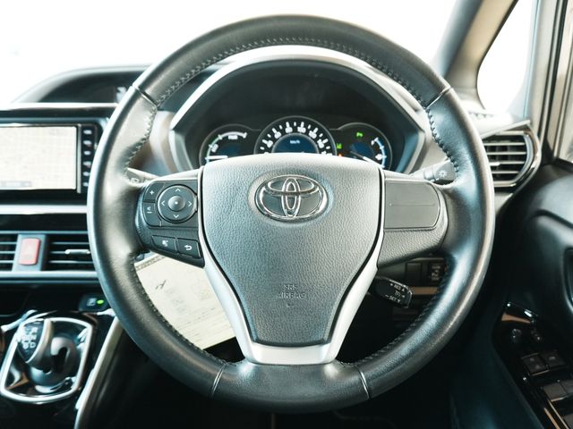 TOYOTA VOXY HYBRID 2021 Image 31