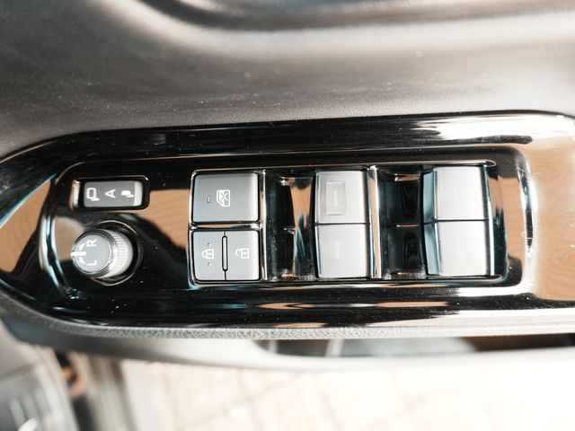 TOYOTA VOXY HYBRID 2021 Image 31