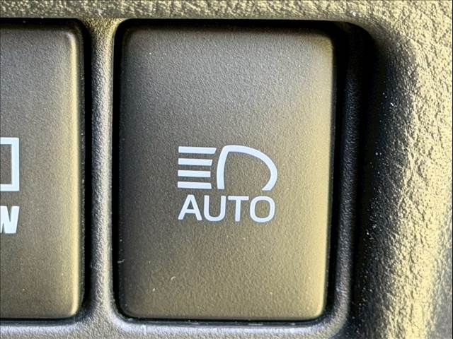 TOYOTA C-HR 2019 Image 31