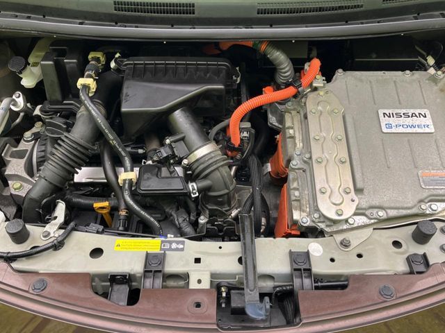 NISSAN NOTE 2017 Image 31