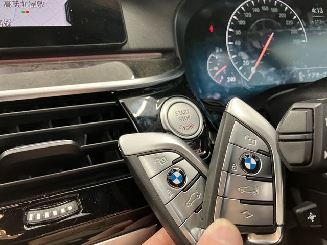 BMW 5SERIES TOURING 2020 Image 31