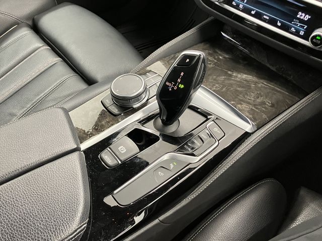 BMW 5SERIES TOURING 2020 Image 31