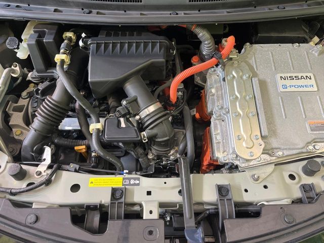 NISSAN NOTE 2017 Image 31