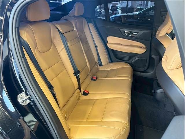 VOLVO S60 2019 Image 31