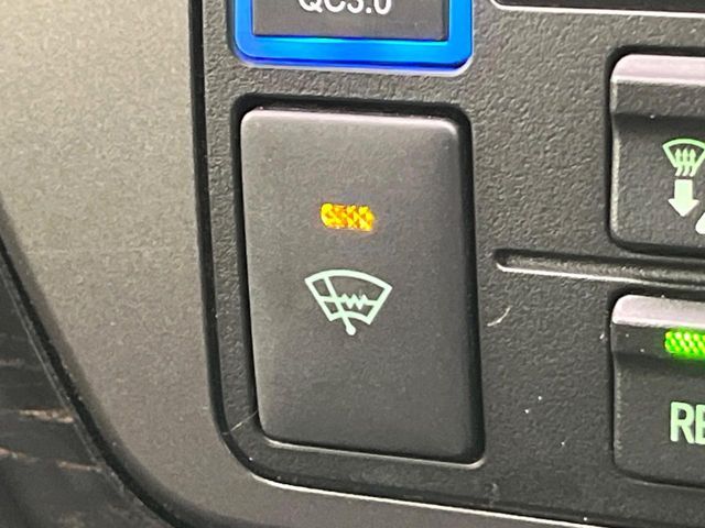 TOYOTA HIACE VAN 4WD 2022 Image 31