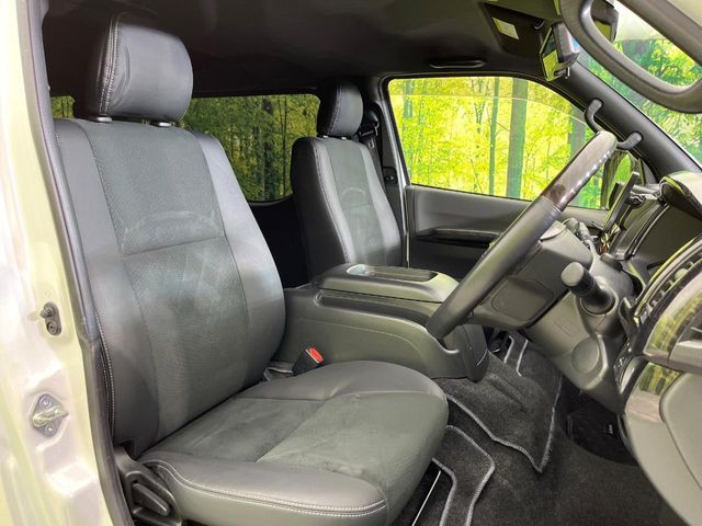 TOYOTA HIACE VAN 4WD 2022 Image 31