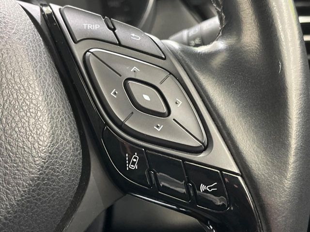 TOYOTA C-HR 2017 Image 31