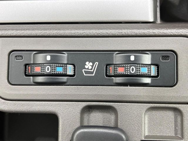 TOYOTA LANDCRUISER PRADO 2023 Image 31