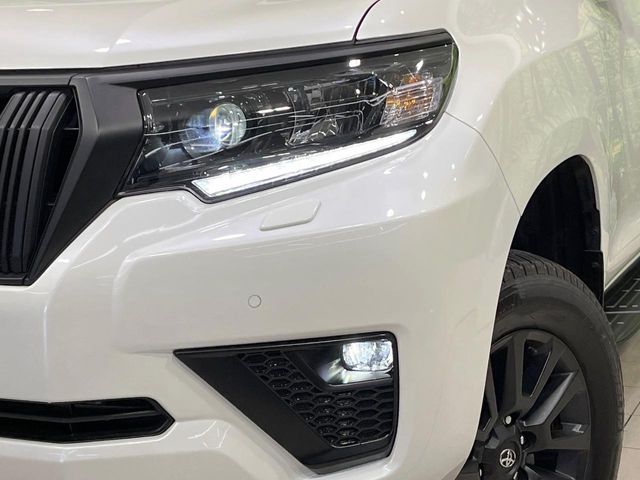 TOYOTA LANDCRUISER PRADO 2023 Image 31