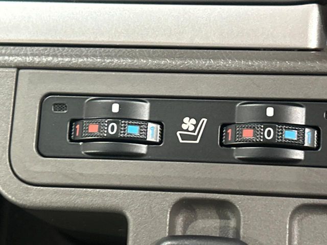 TOYOTA LANDCRUISER PRADO 2023 Image 31