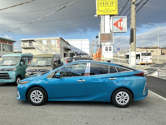 TOYOTA PRIUS PHV 2017 Image 31