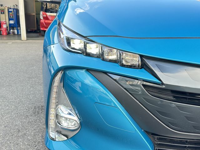 TOYOTA PRIUS PHV 2017 Image 31