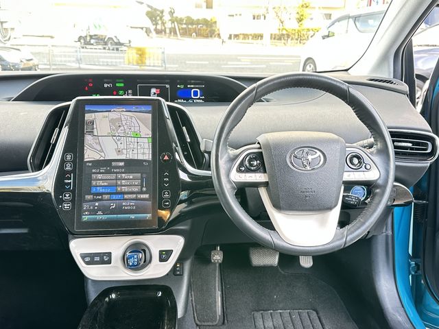 TOYOTA PRIUS PHV 2017 Image 31