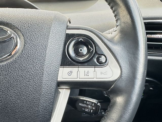 TOYOTA PRIUS PHV 2017 Image 31