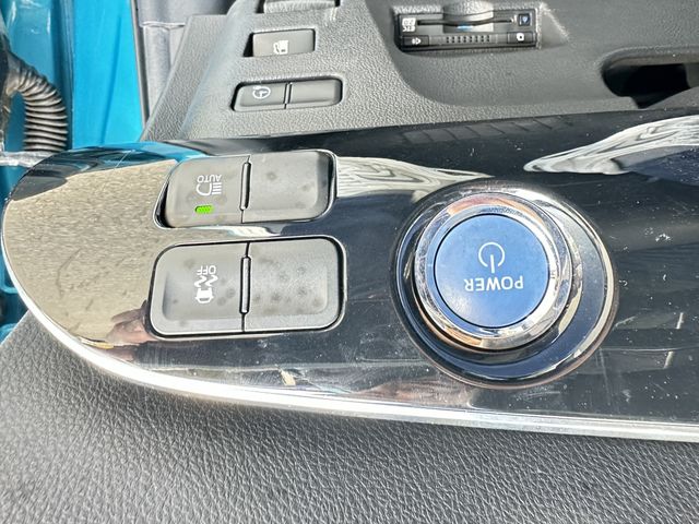 TOYOTA PRIUS PHV 2017 Image 31