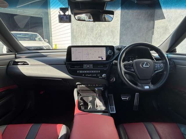 TOYOTA LEXUS ES300H 2023 Image 31