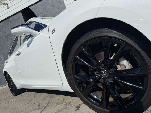 TOYOTA LEXUS ES300H 2023 Image 31