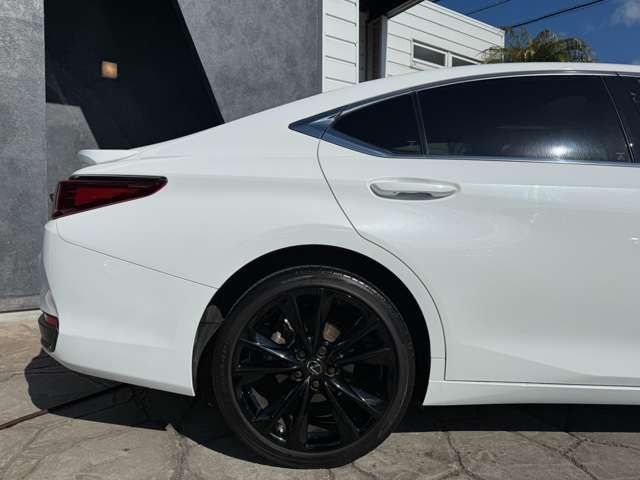 TOYOTA LEXUS ES300H 2023 Image 31