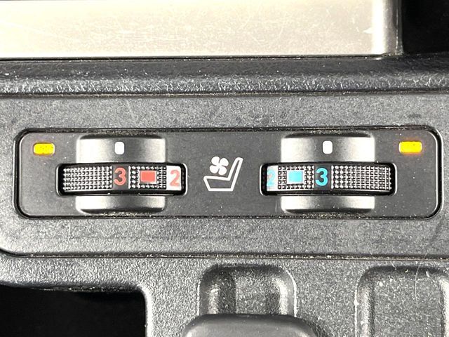 TOYOTA LANDCRUISER PRADO 2022 Image 31