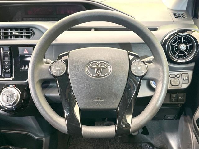 TOYOTA AQUA 2017 Image 31