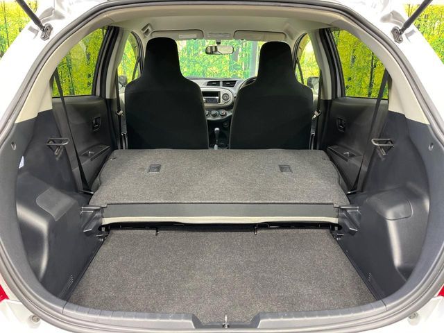 TOYOTA VITZ 2012 Image 31