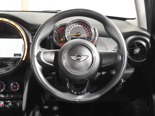 BMW MINI COOPER 5DOO 2014 Image 31