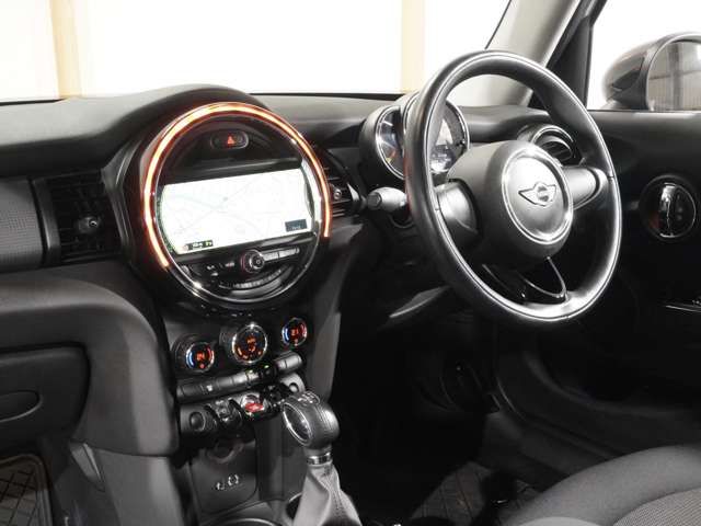 BMW MINI COOPER 5DOO 2014 Image 31