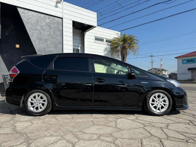 TOYOTA PRIUS ALPHA 2015 Image 31