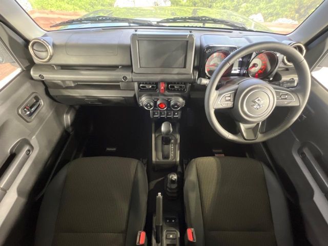 SUZUKI JIMNY NOMADE 2025 Image 31