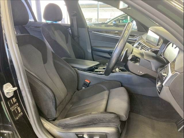 BMW 5SERIES TOURING 2018 Image 31