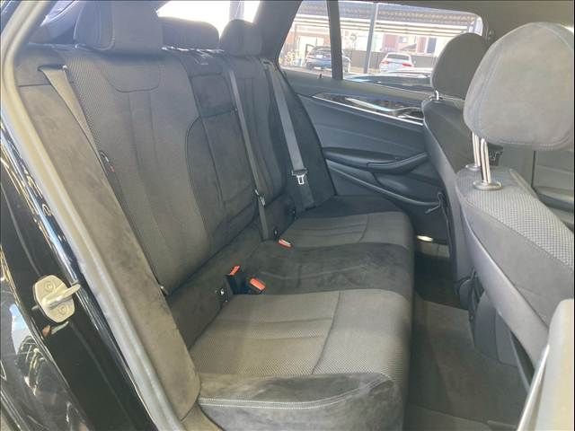 BMW 5SERIES TOURING 2018 Image 31