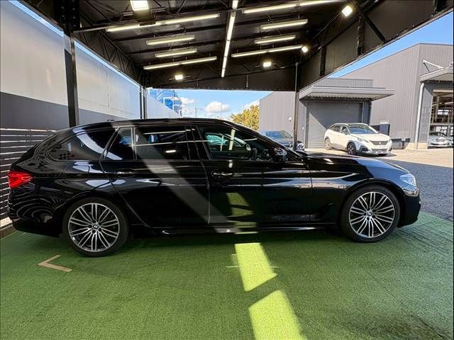 BMW 5SERIES TOURING 2018 Image 31
