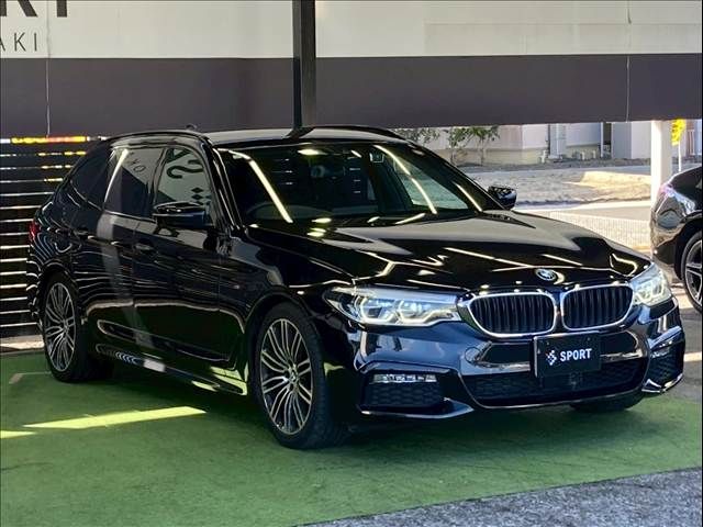 BMW 5SERIES TOURING 2018 Image 31