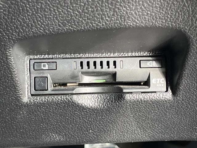 TOYOTA PRIUS 2017 Image 31