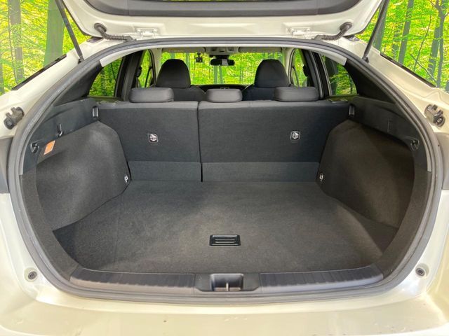 TOYOTA PRIUS 2017 Image 31