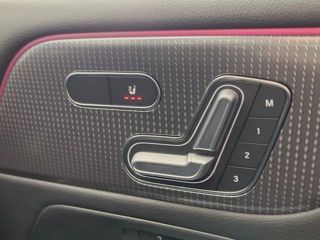 MERCEDES BENZ GLB 2023 Image 31