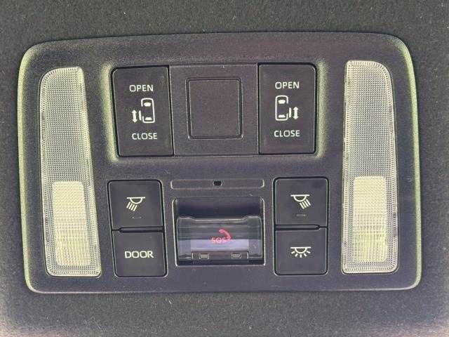 TOYOTA VOXY HYBRID 2022 Image 31