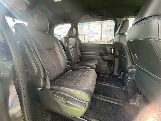 TOYOTA VOXY HYBRID 2022 Image 31