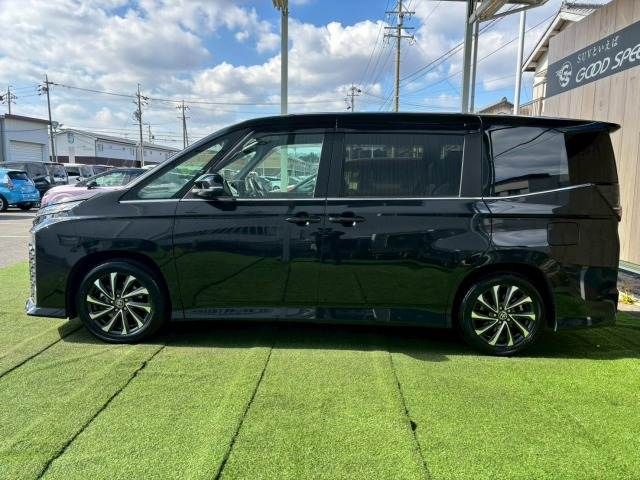 TOYOTA VOXY HYBRID 2022 Image 31