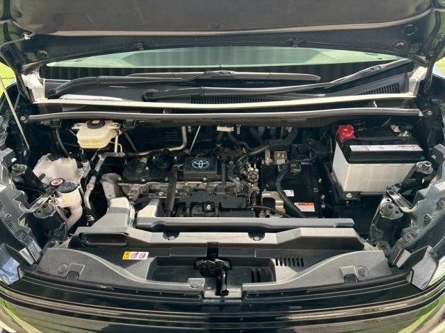 TOYOTA VOXY HYBRID 2022 Image 31