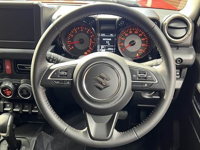 SUZUKI JIMNY NOMADE 2025 Image 31