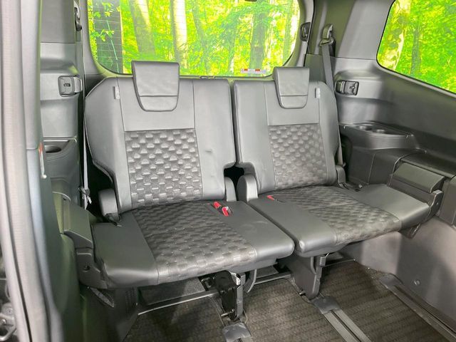 TOYOTA VOXY HYBRID 2022 Image 31