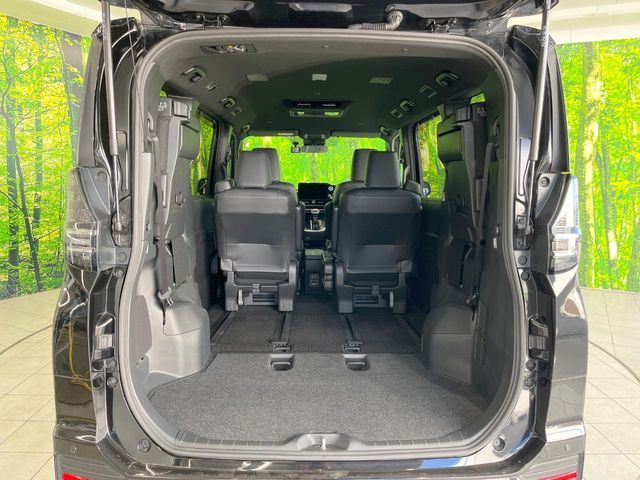 TOYOTA VOXY HYBRID 2022 Image 31