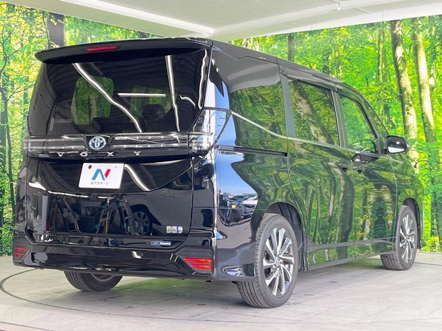 TOYOTA VOXY HYBRID 2022 Image 31