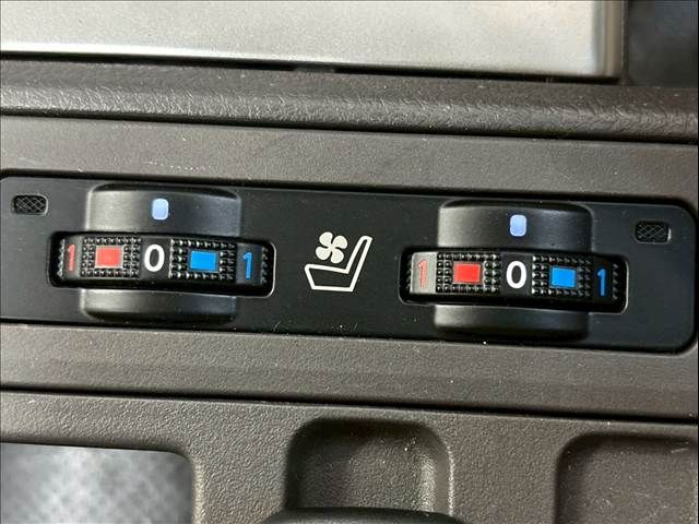 TOYOTA LANDCRUISER PRADO 2023 Image 31