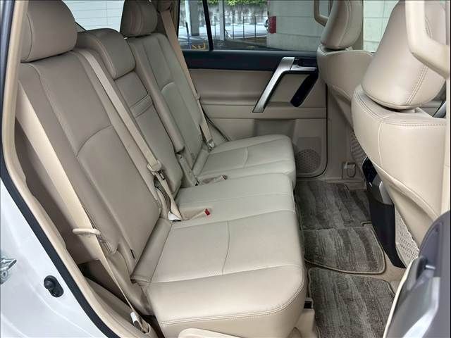 TOYOTA LANDCRUISER PRADO 2023 Image 31