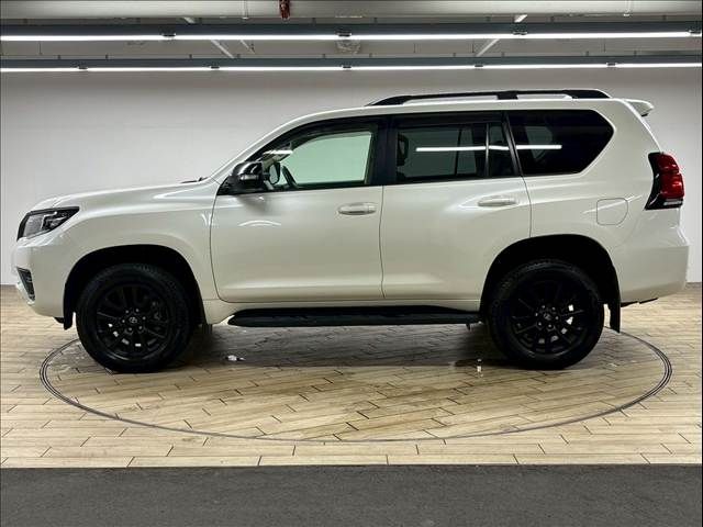 TOYOTA LANDCRUISER PRADO 2023 Image 31