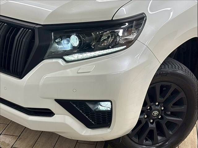 TOYOTA LANDCRUISER PRADO 2023 Image 31